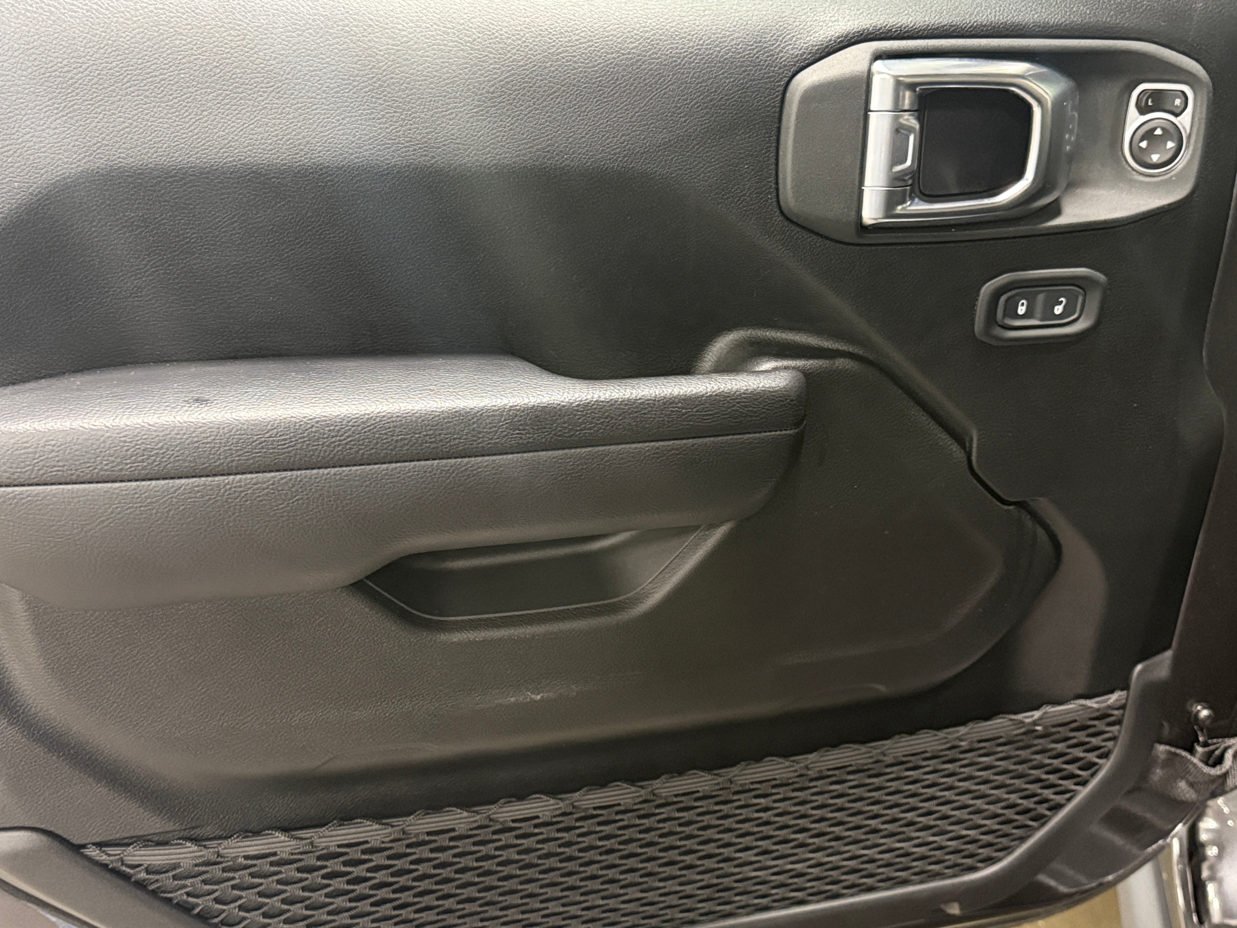 jeep wrangler 4xe 2023 1C4JJXN63PW611638 image jeep wrangler 4xe 2023 1C4JJXN63PW611638 image